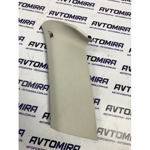 Обшивка стойки передней правой Ford Focus 3 2011-2017 BM51N31010AD